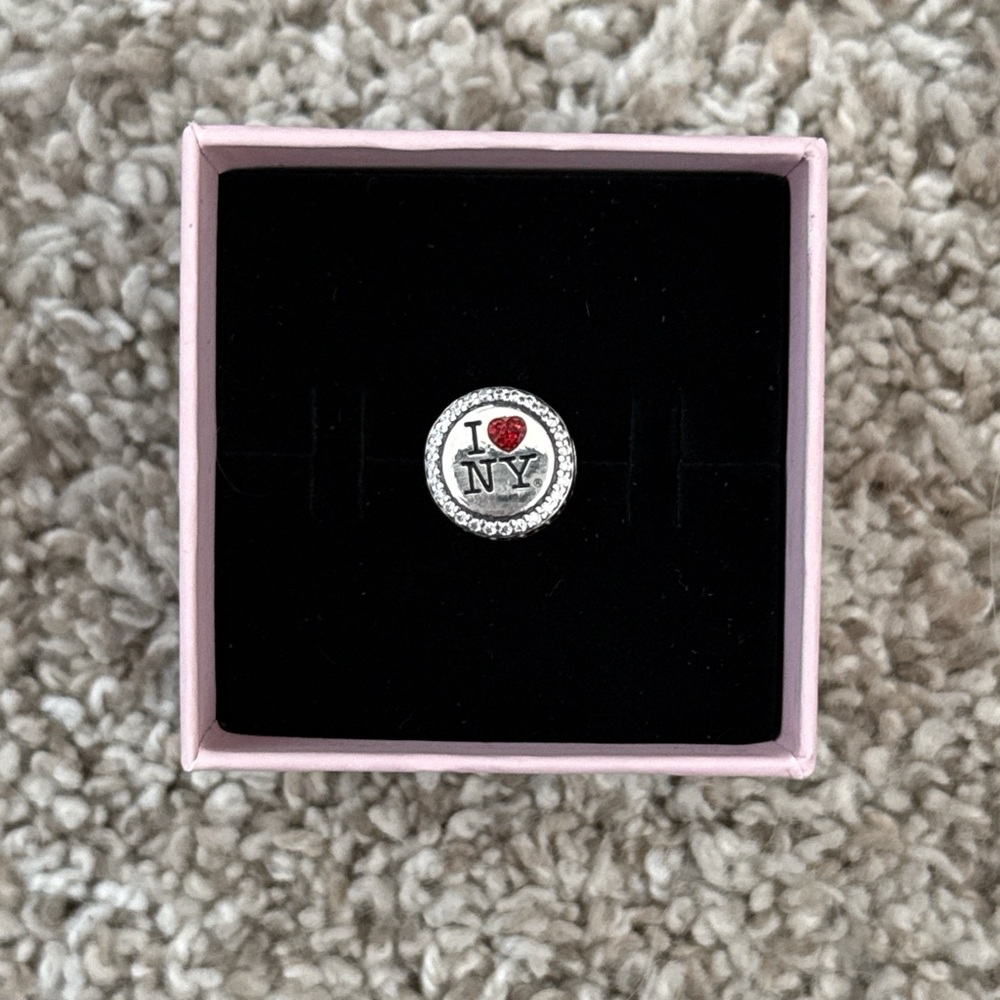 EXCLUSIVE I heart NY Pandora charm